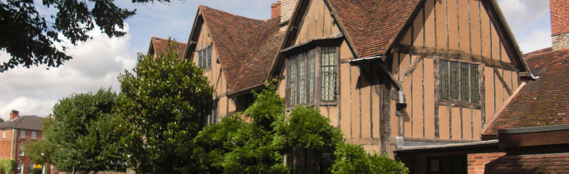 a picture of a house in stratford-upon-avon